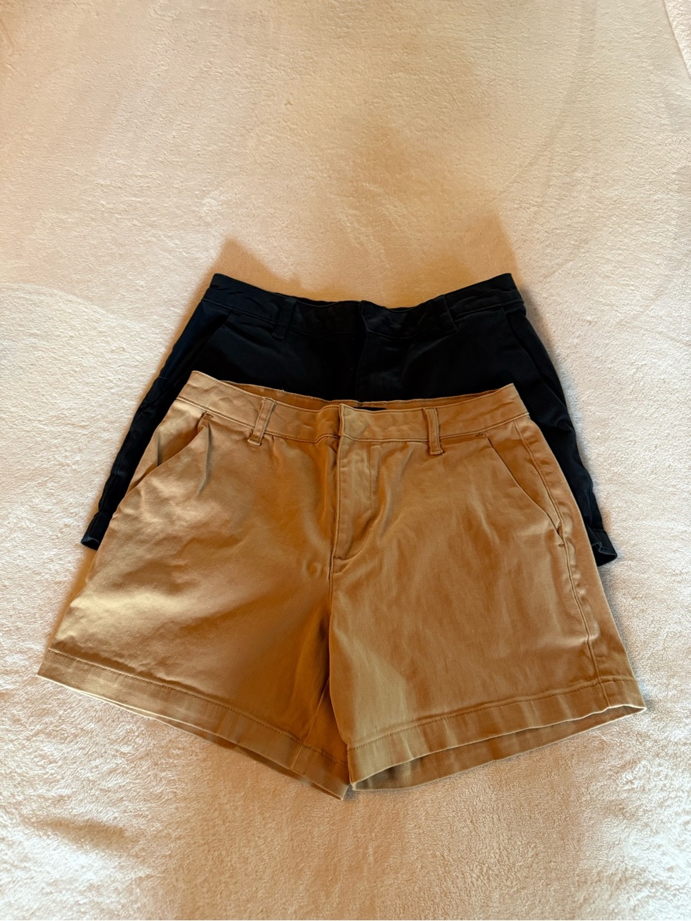 Banana Republic Women's Chino Shorts — Black & Tan